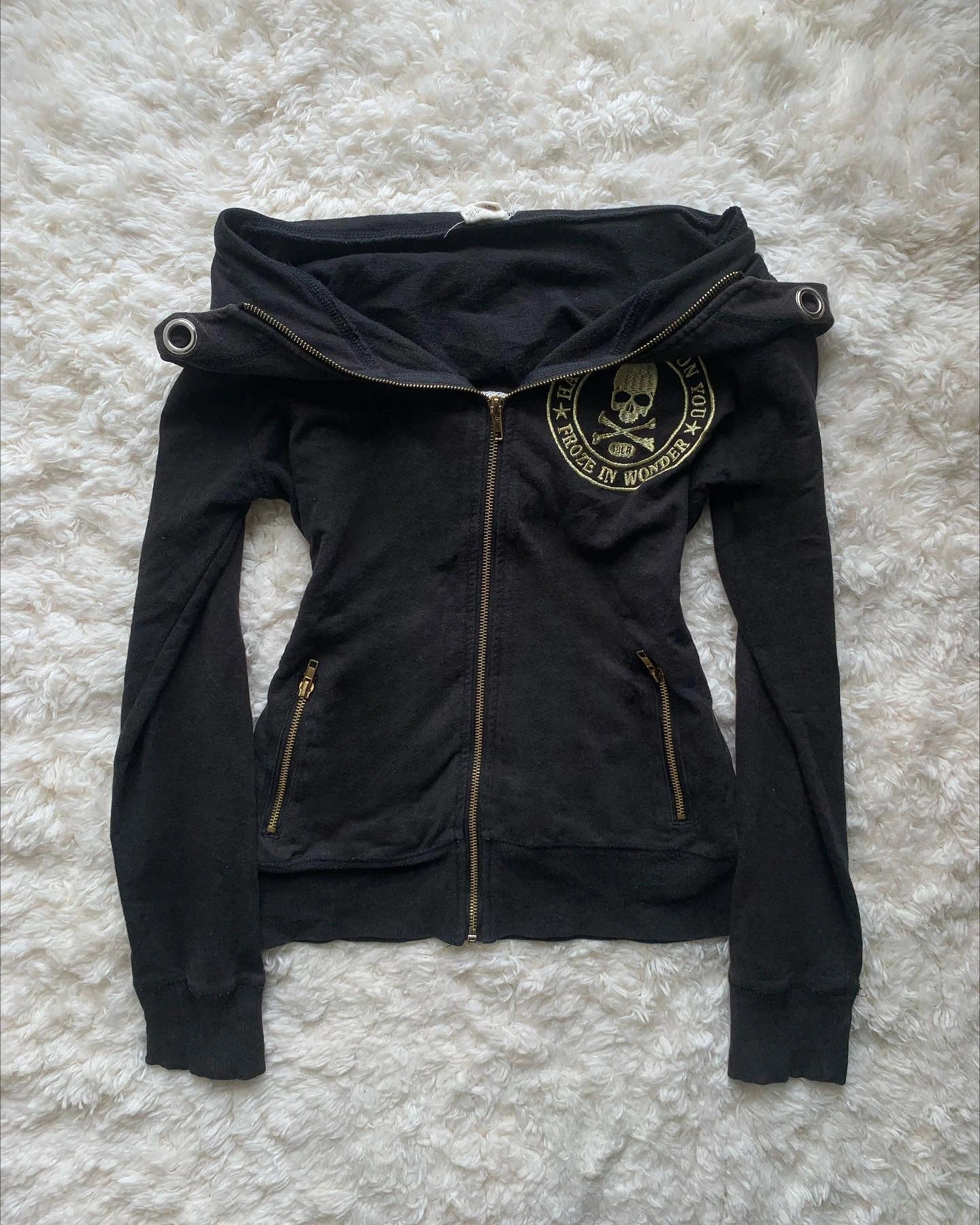 Retro Zipper Gothic Hoodie - Sexy Slim Fit Sweatshirt with Skull Graphic Embroidery
