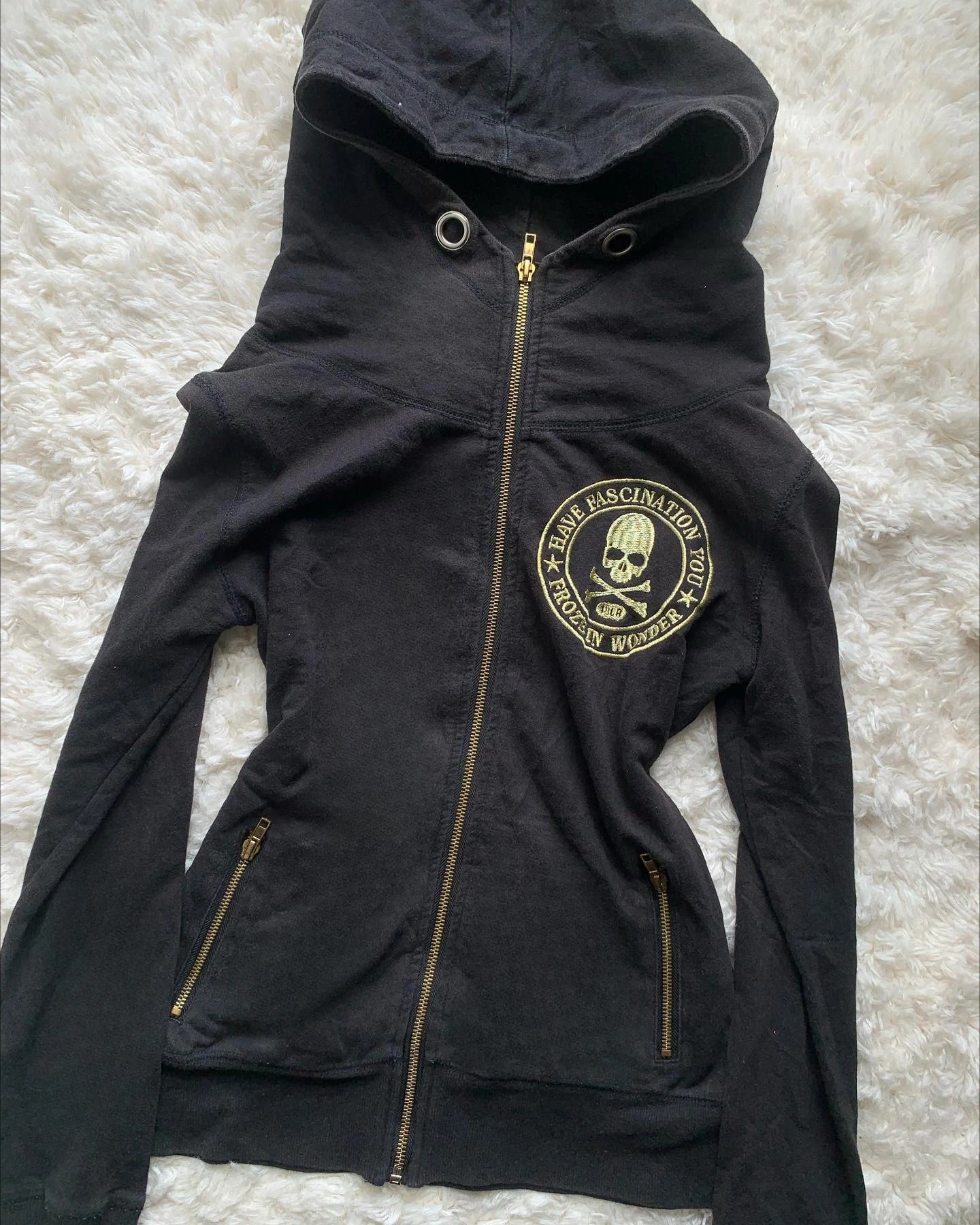 Retro Zipper Gothic Hoodie - Sexy Slim Fit Sweatshirt with Skull Graphic Embroidery